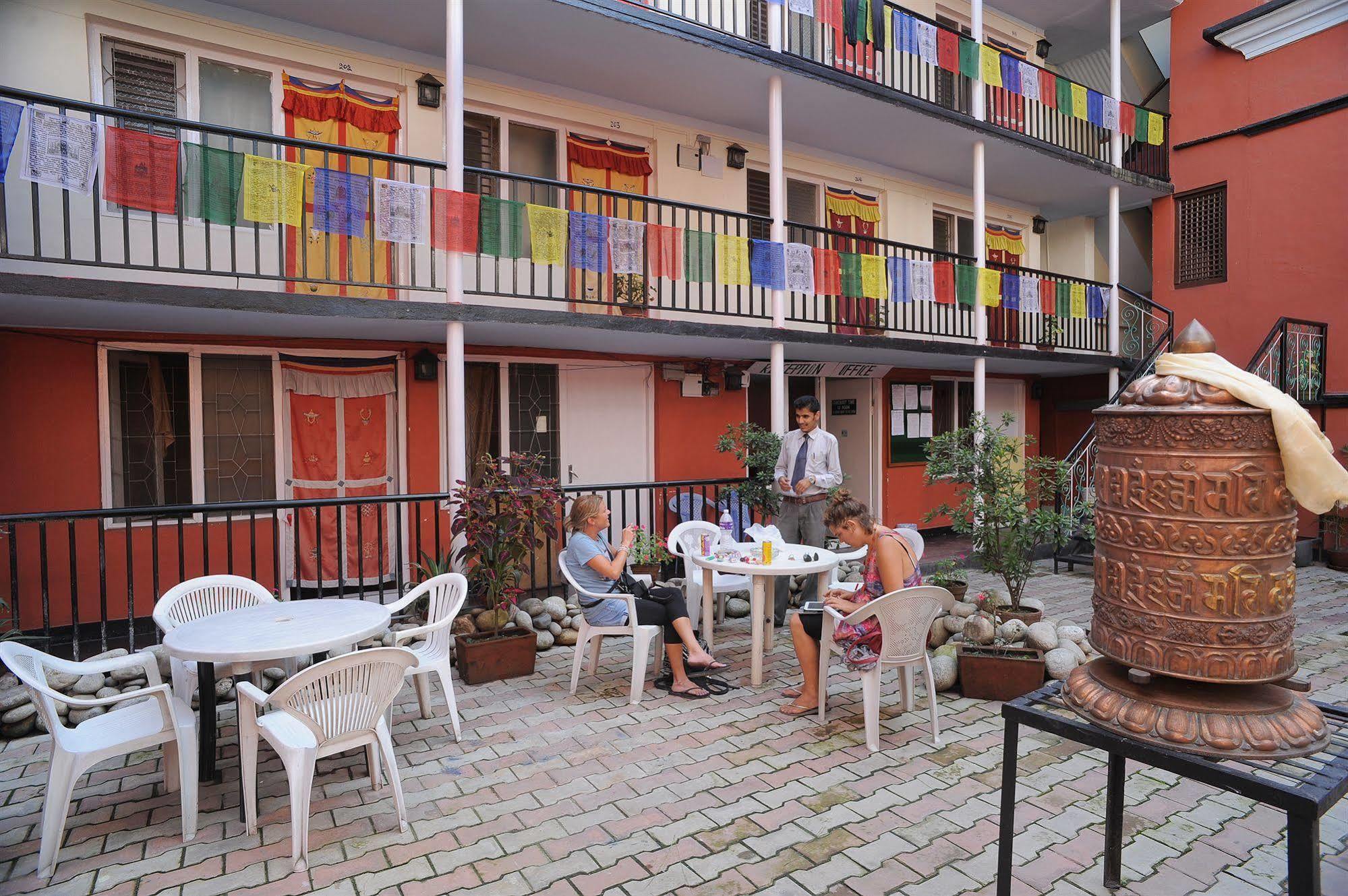 Hotel Himalaya Yoga Katmandú Exterior foto